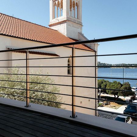 Armerun Heritage Hotel & Residences シベニク エクステリア 写真