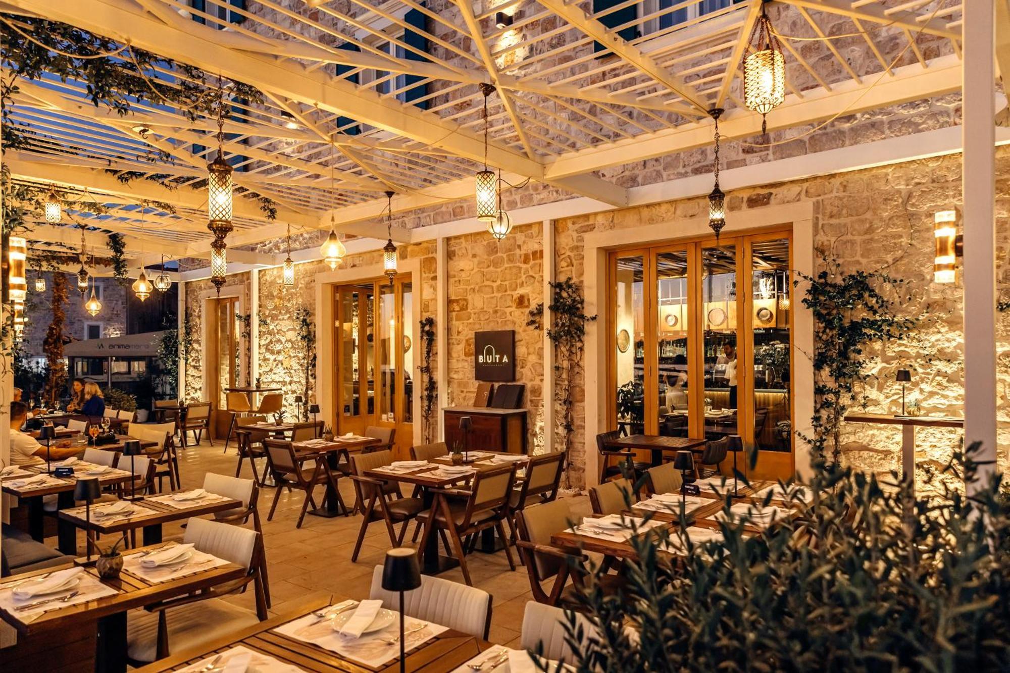 Armerun Heritage Hotel & Residences シベニク エクステリア 写真