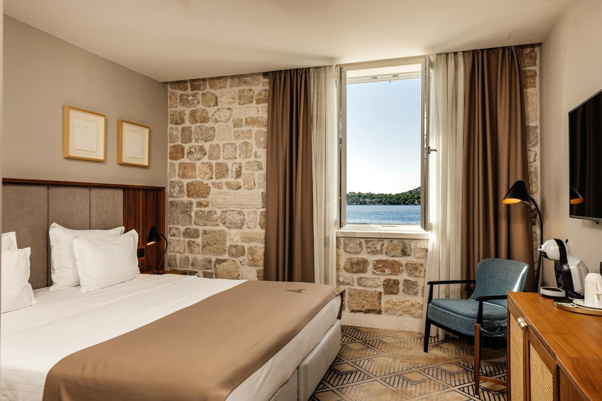 Armerun Heritage Hotel & Residences シベニク エクステリア 写真