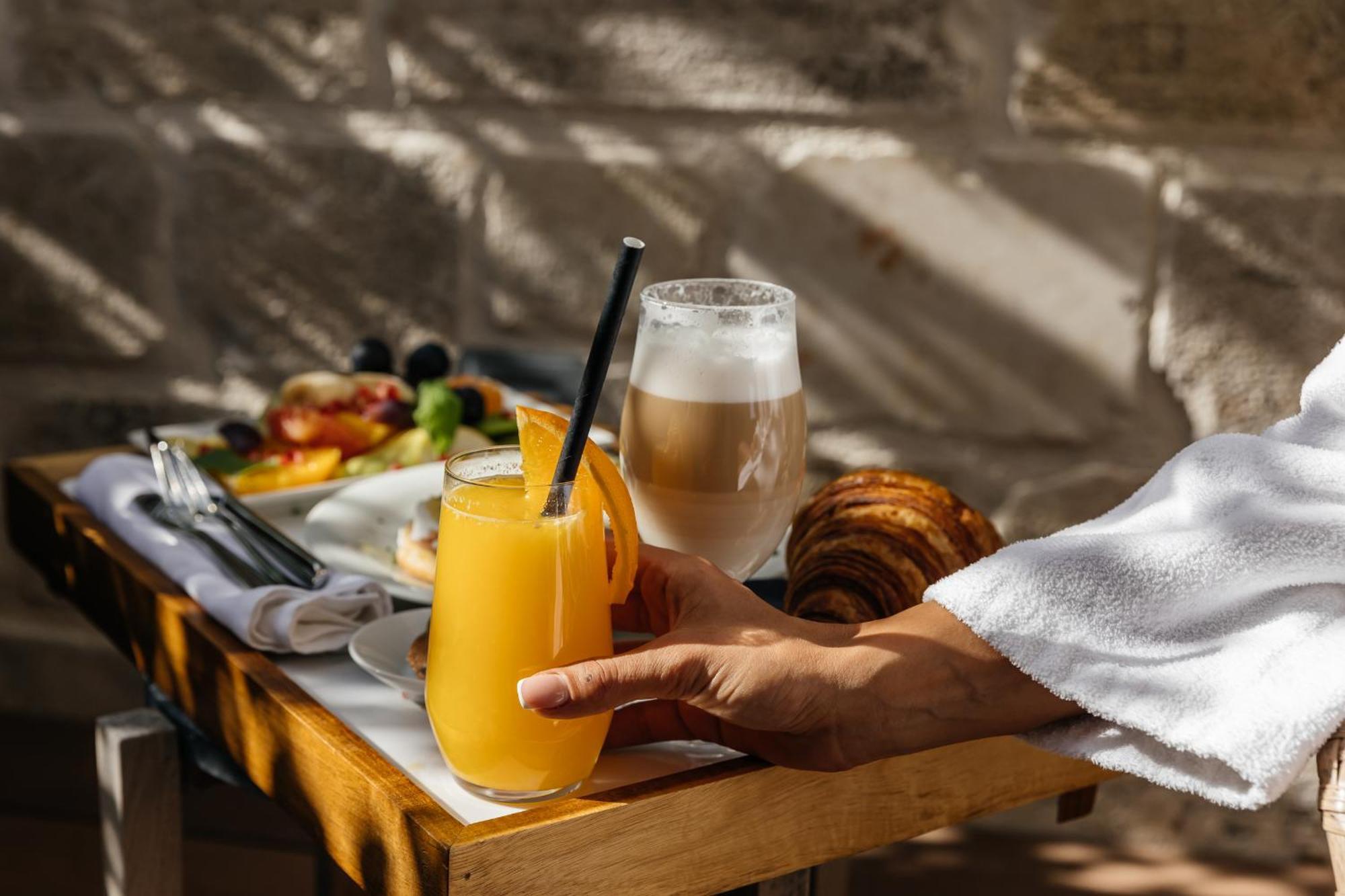 Armerun Heritage Hotel & Residences シベニク 部屋 写真
