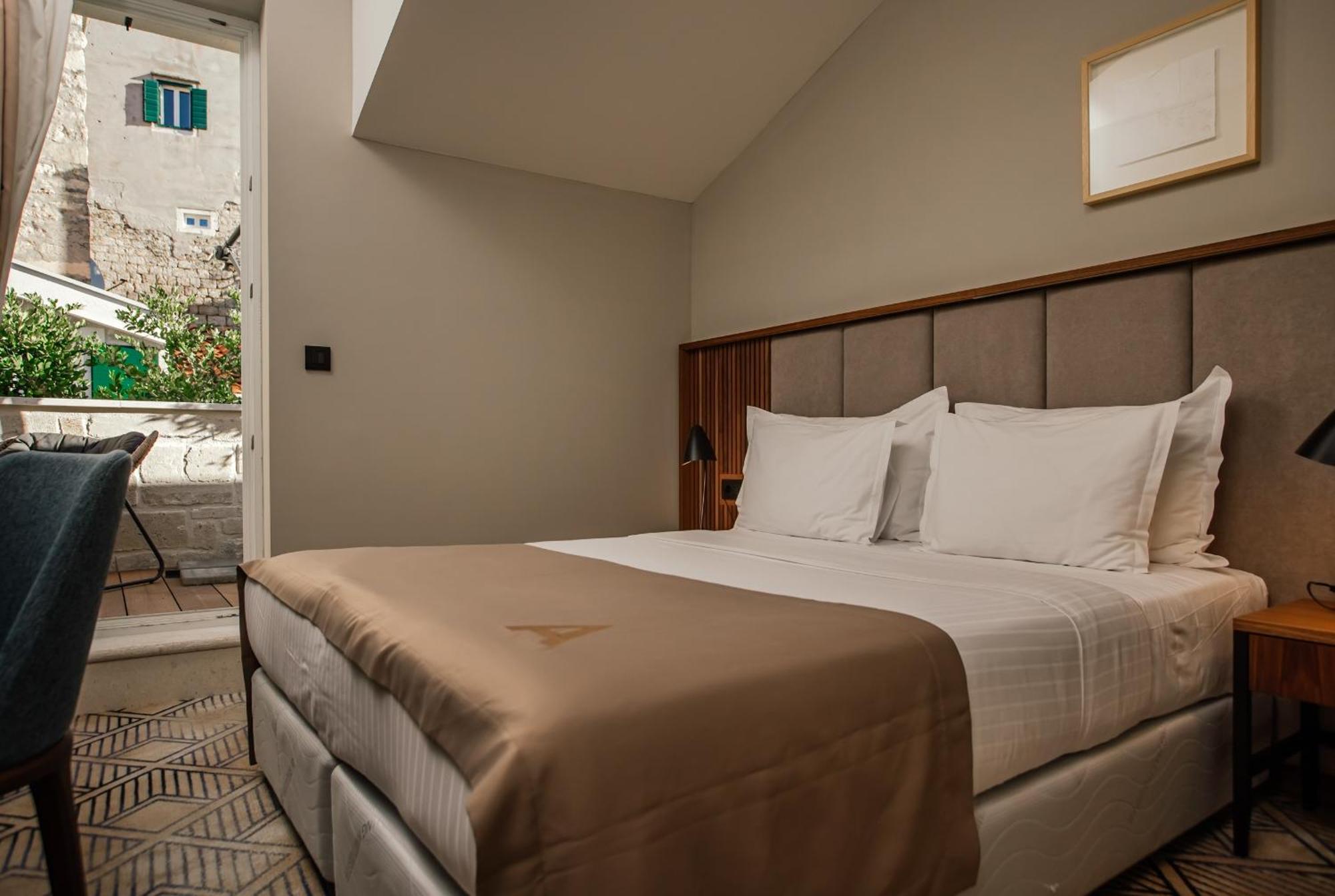 Armerun Heritage Hotel & Residences シベニク 部屋 写真