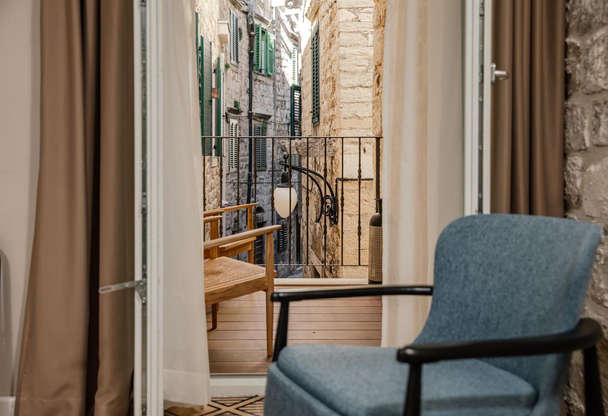 Armerun Heritage Hotel & Residences シベニク 部屋 写真