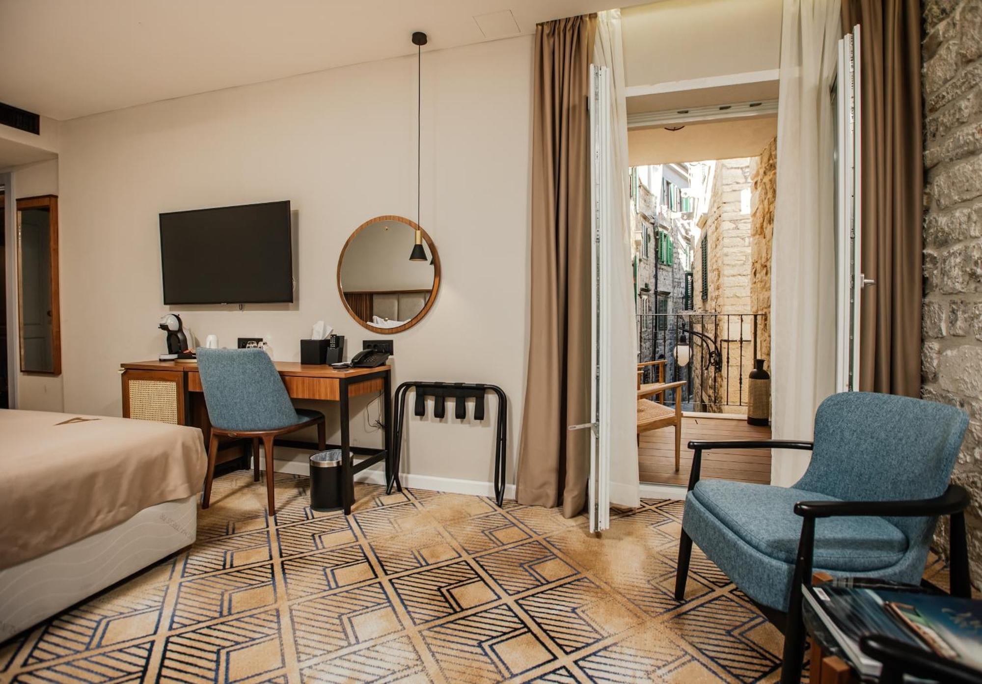Armerun Heritage Hotel & Residences シベニク 部屋 写真