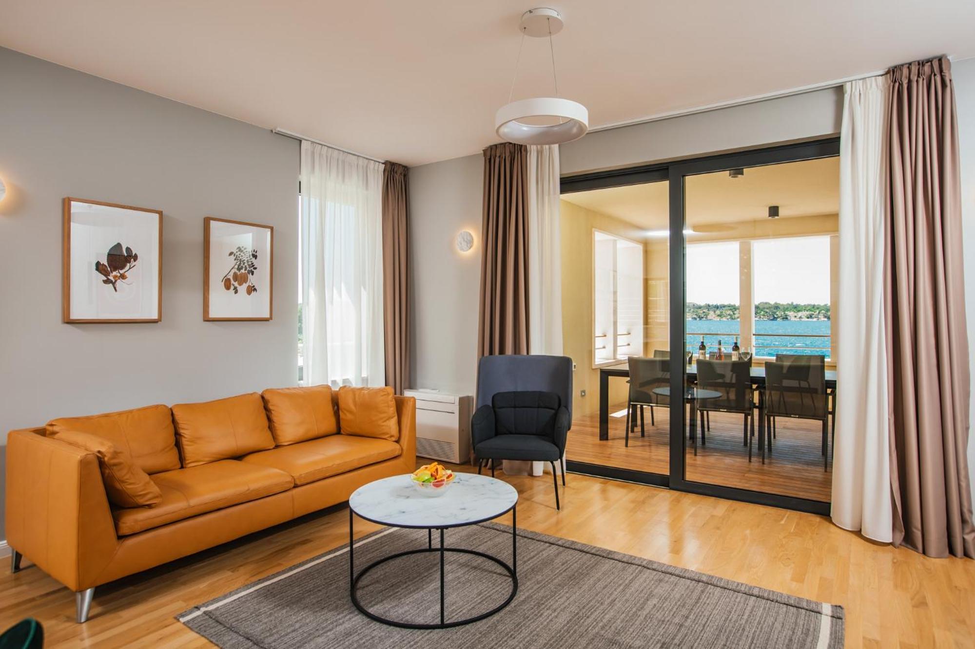 Armerun Heritage Hotel & Residences シベニク 部屋 写真