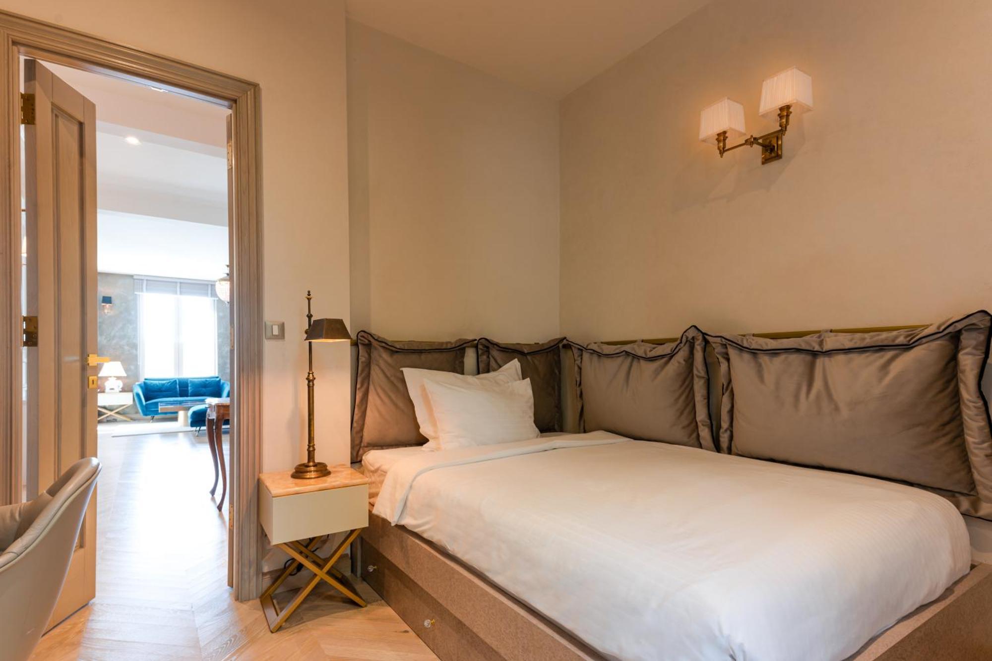 Armerun Heritage Hotel & Residences シベニク 部屋 写真