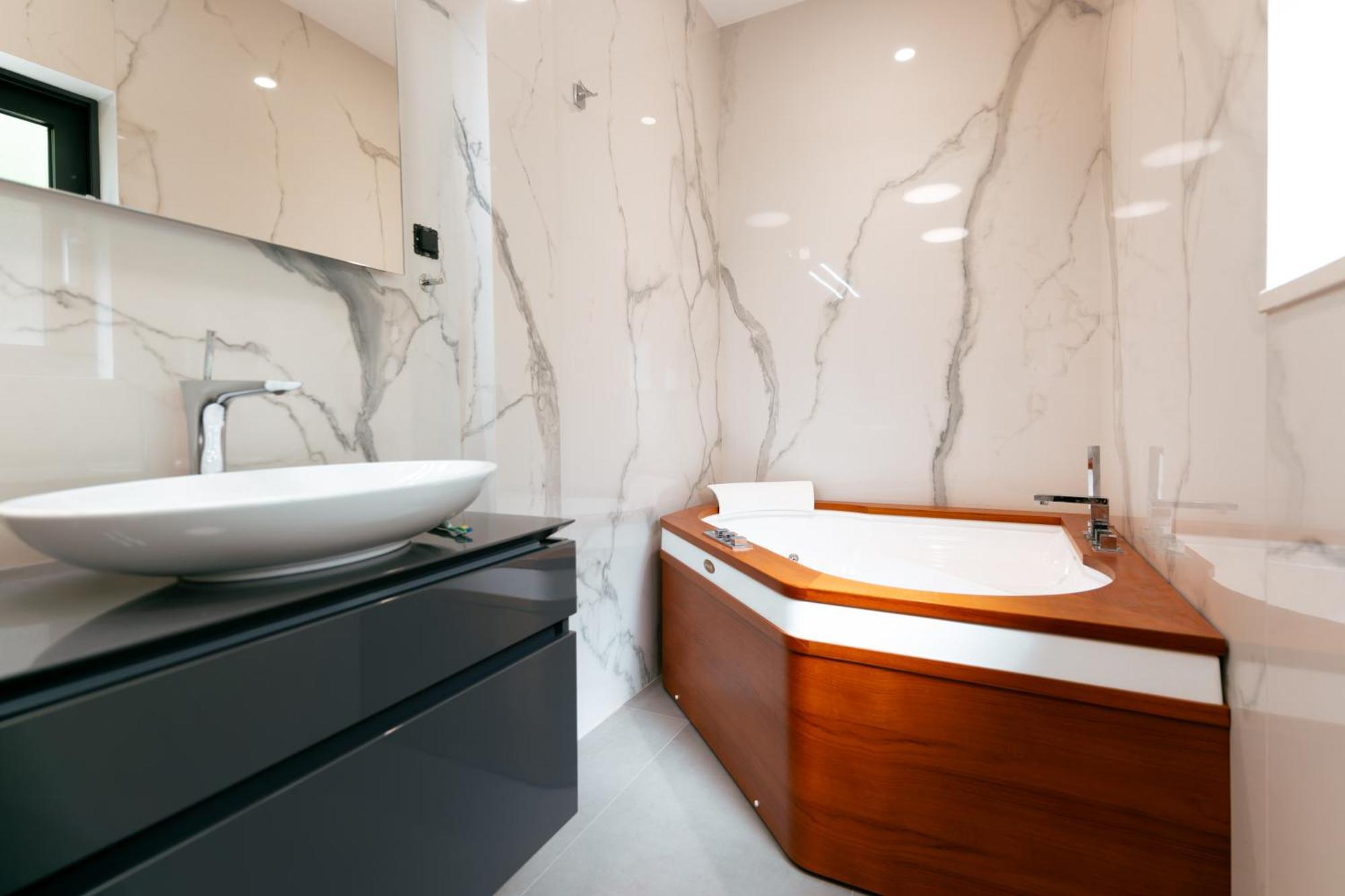 Armerun Heritage Hotel & Residences シベニク エクステリア 写真